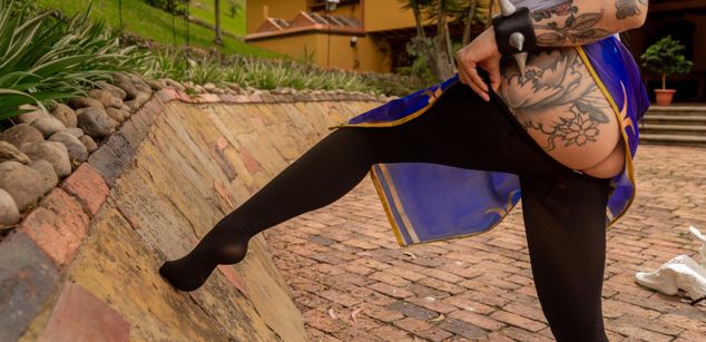 Model - Agata Bolton bigass