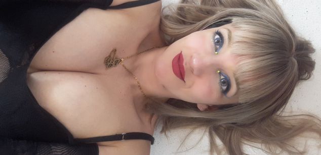 Model - Lola Santana squirt