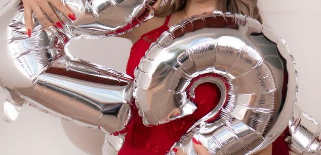 Model - Veronica Hot naked