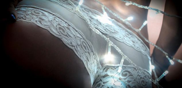 Model - kristalLawren01 Ebony