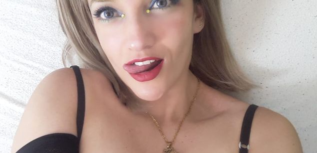 Model - Lola Santana squirt