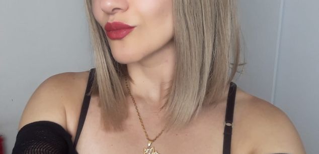 Model - Lola Santana squirt