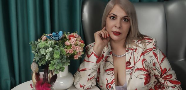 Model - MeAmandaX pantyhose