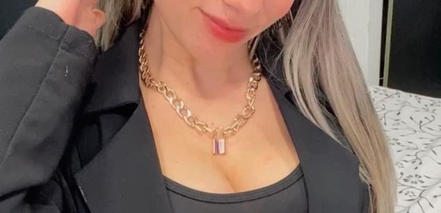 Model - Veronica Hot naked