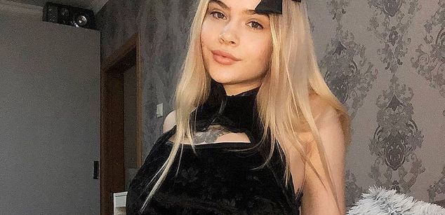 Model - Manany fetish