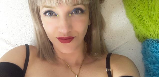 Model - Lola Santana squirt