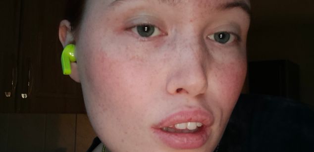 Model - prettyandshy dildo