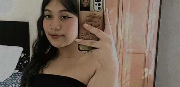 Model - Emma and pablo slave