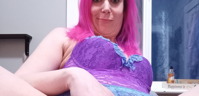 Model - Penny Jade feet