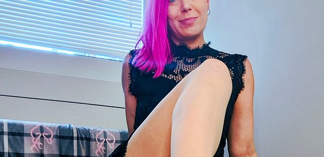 Model - Penny Jade feet