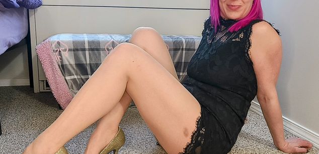 Model - Penny Jade feet