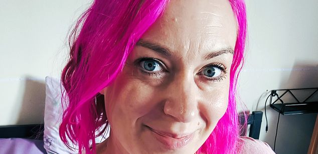 Model - Penny Jade feet