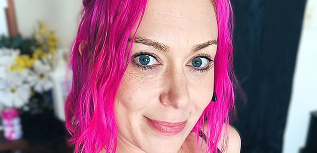 Model - Penny Jade feet