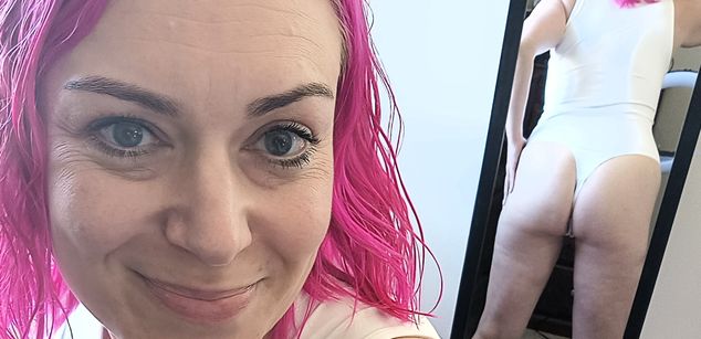 Model - Penny Jade feet