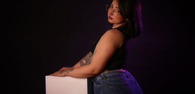 Model - your dream bigass