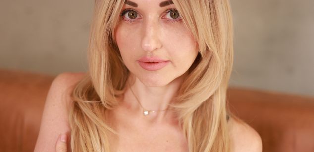 Model - Kriss domination