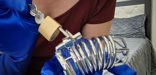 Model - Karolina Bella mistress