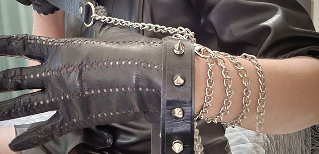 Model - Karolina Bella mistress