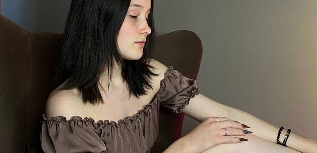 Model - Nana_Knoten stockings