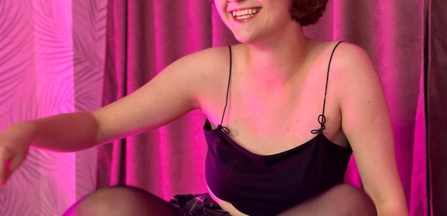 Model - Miko brunette