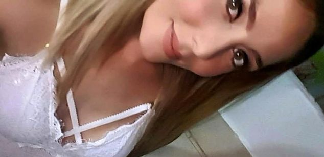 Model - Elisha Perry HDwebcam