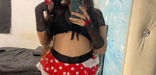 Model - Zamara Castillo latina