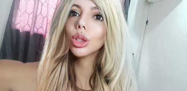 Model - naty18inches selfsuck