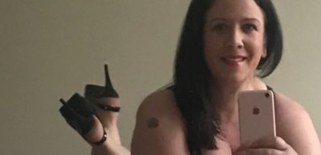 Model - Carmen mature