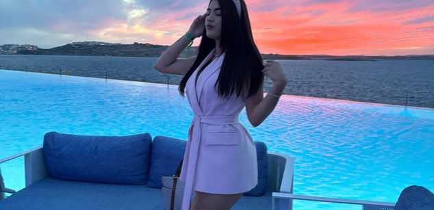 Model - Dulce Abby sexy