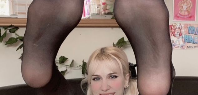 Model - Dakota Deux cute