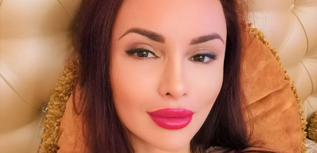 Model - LizzieLove bigboobs