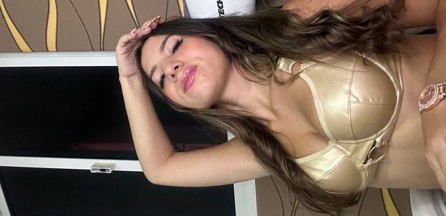 Model - Veronica Hot naked