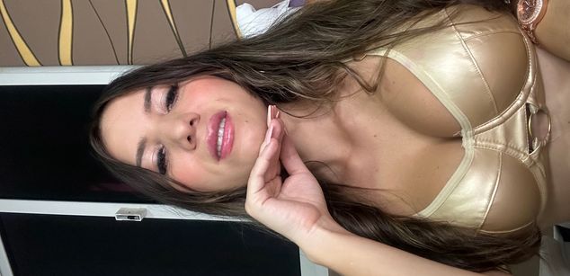 Model - Veronica Hot naked