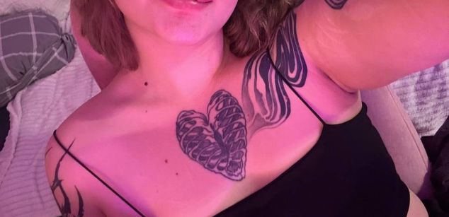 Model - Elaina Quartzz tattoo