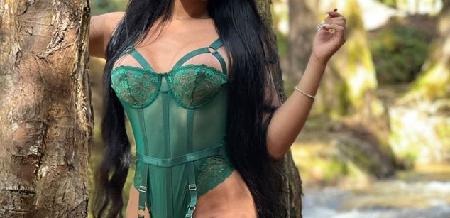 Model - Luisa Vinasco gay