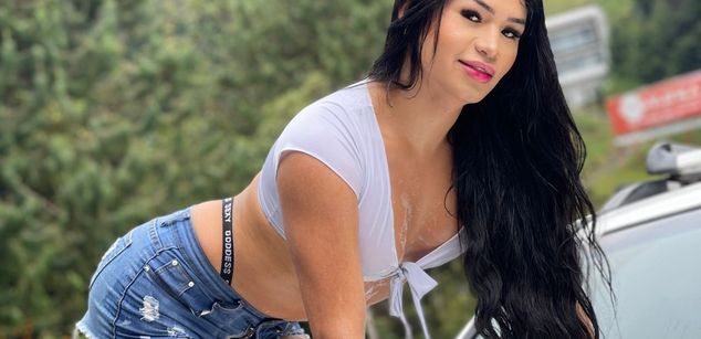 Model - Luisa Vinasco gay