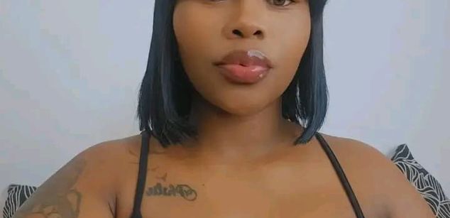 Model - CURVYCLOE29xx tatoos