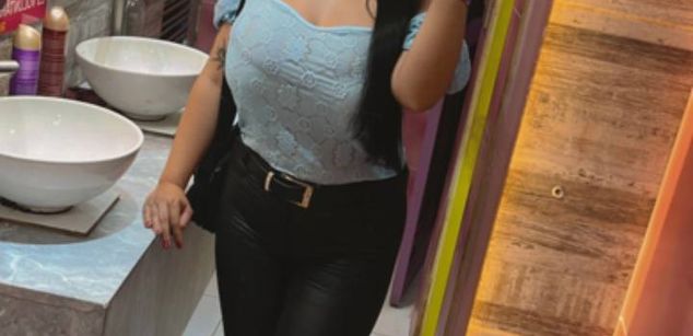 Model - dreabusty hairy