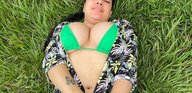 Model - dreabusty hairy