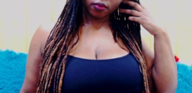 Model - BustyDiva dildoriding