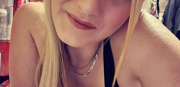 Model - Nikki Wylde Hot