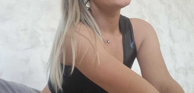 Model - MayaTrainor joi