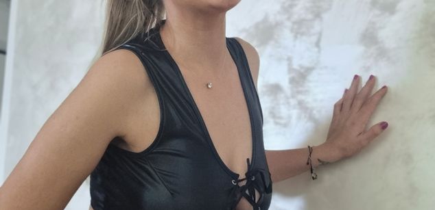 Model - MayaTrainor joi