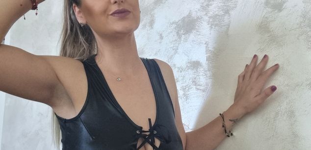 Model - MayaTrainor joi