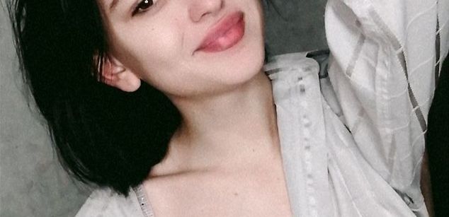 Model - LucyGoldi joi