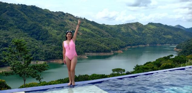 Model - Iris Moira feet