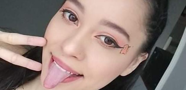 Model - Violeta Montes gagging