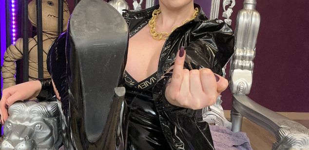 Model - IngridStorm pantyhose