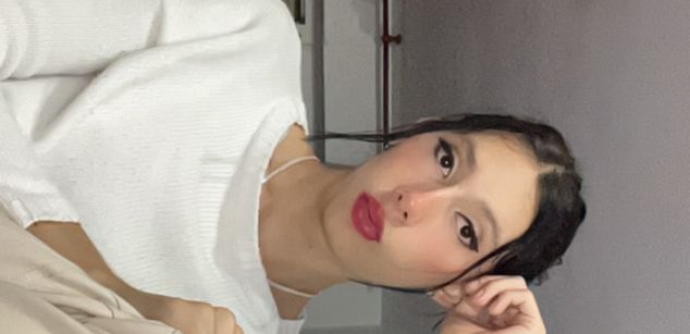 Model - Doja Alice Soto Mejia dominant