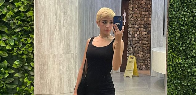 Model - KLOE HOT cum